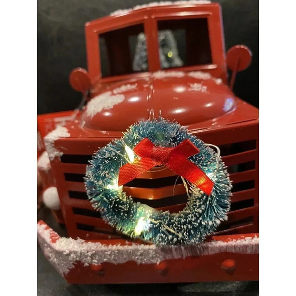 LIGHT UP RED CHRISTMAS TRUCK DECORATION  WITH CHRISTMAS TREE & WREATH -BRAND NEW - Picture 12 of 12